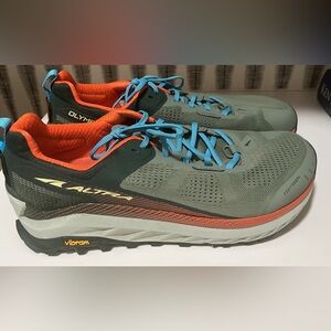 Altra sneakers